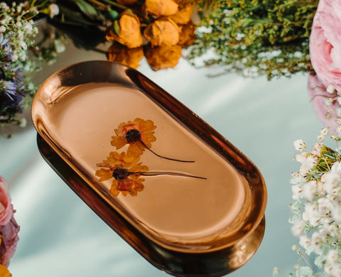 Decorative Trays w/ Dried Flowers (Gold)